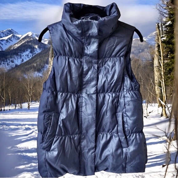 GAP Gray Down Puffer Vest Snap & Zip Pockets Womens M - Picture 2 of 11